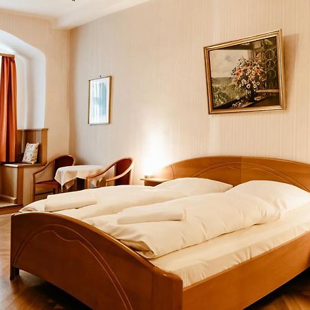 Hotel-Gasthof Goldener Greifen Ротенбург об дер Таубер Екстериор снимка