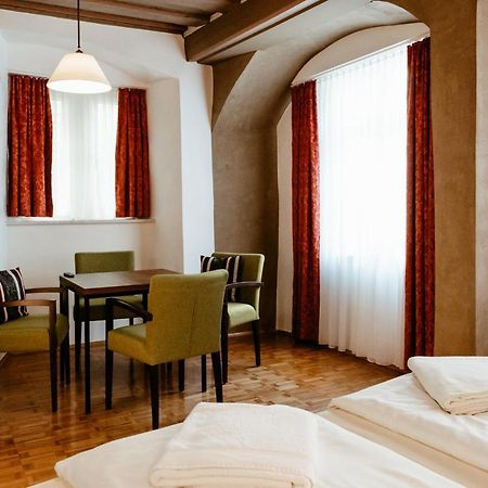 Hotel-Gasthof Goldener Greifen Ротенбург об дер Таубер Екстериор снимка