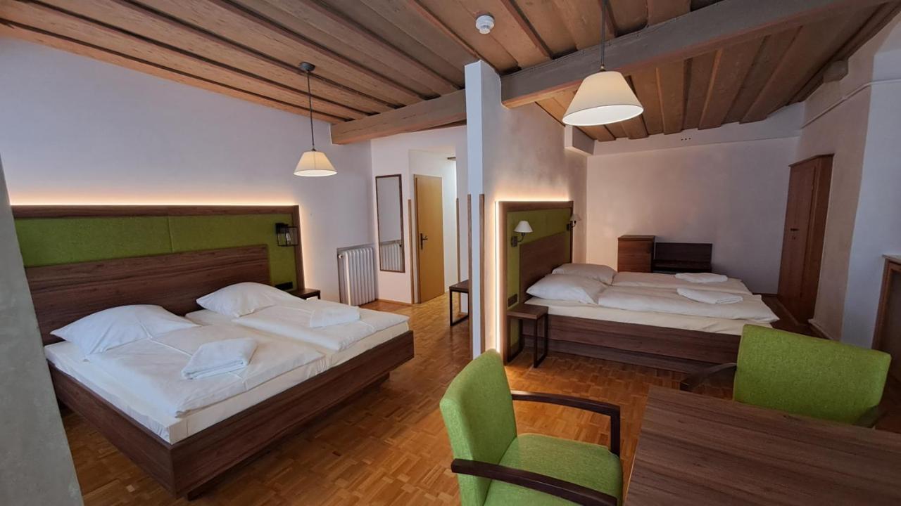 Hotel-Gasthof Goldener Greifen Ротенбург об дер Таубер Екстериор снимка