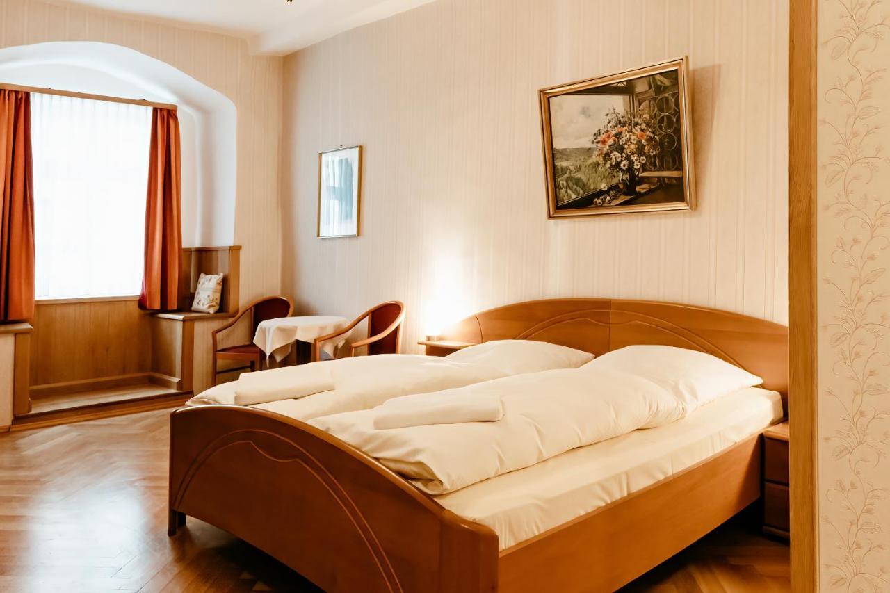 Hotel-Gasthof Goldener Greifen Ротенбург об дер Таубер Екстериор снимка
