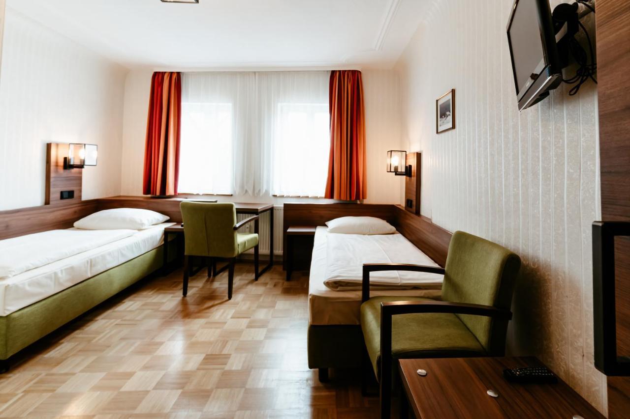 Hotel-Gasthof Goldener Greifen Ротенбург об дер Таубер Екстериор снимка