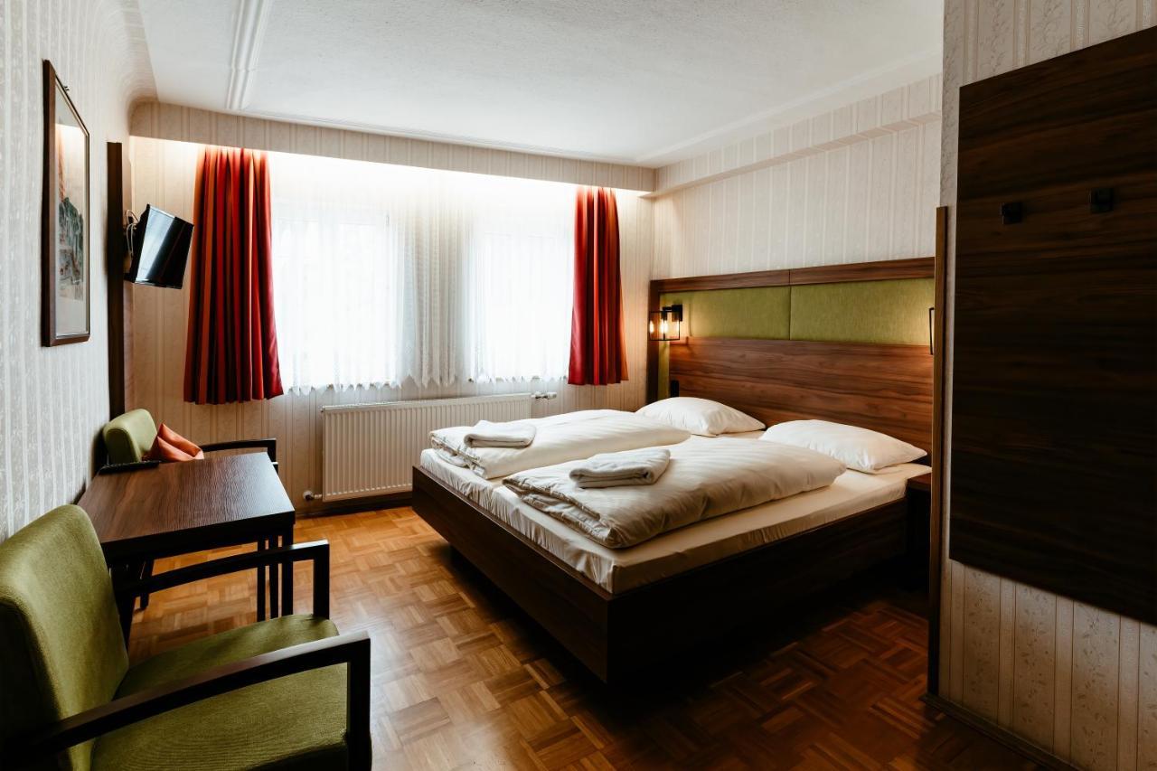 Hotel-Gasthof Goldener Greifen Ротенбург об дер Таубер Екстериор снимка