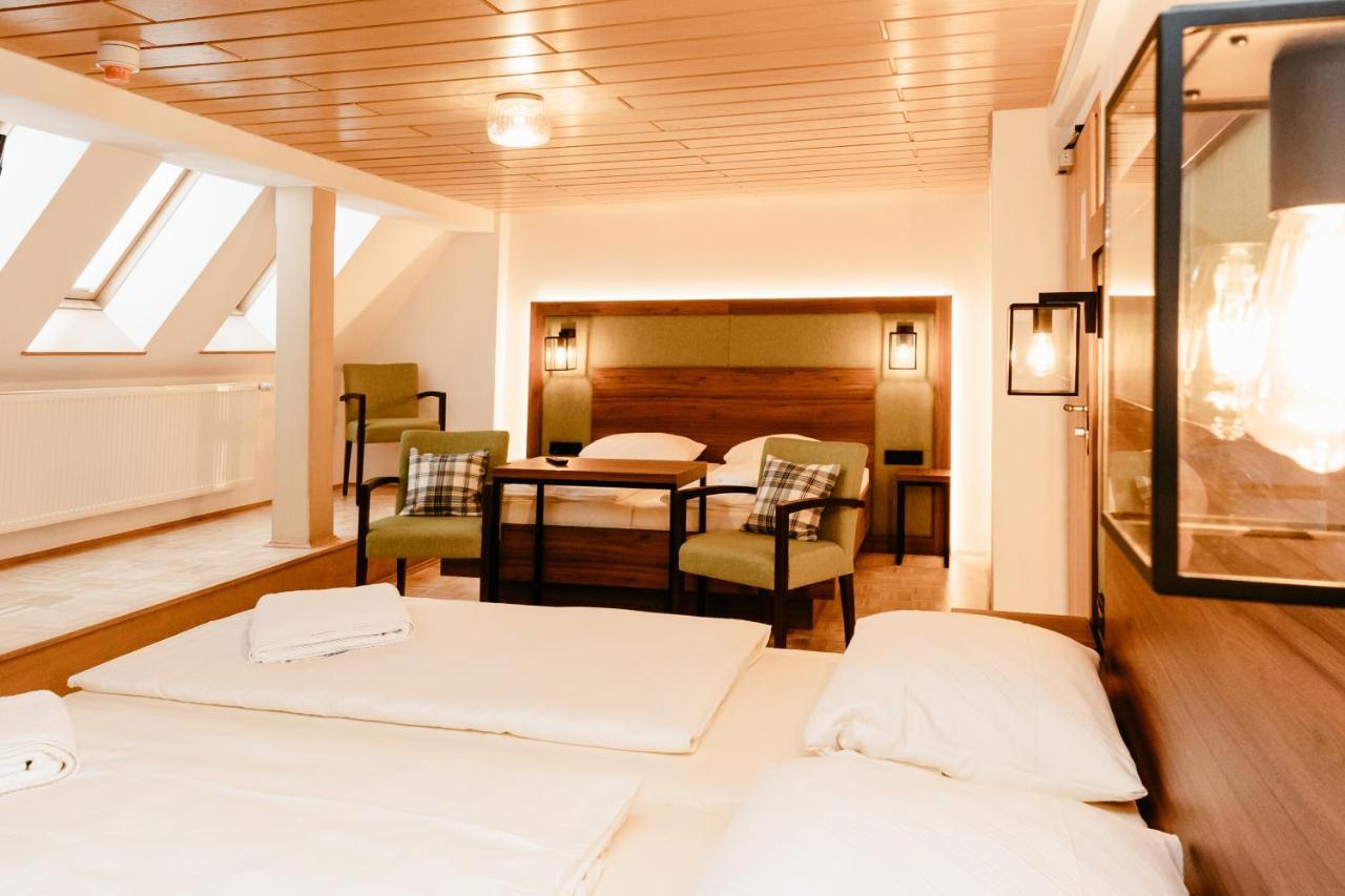 Hotel-Gasthof Goldener Greifen Ротенбург об дер Таубер Екстериор снимка