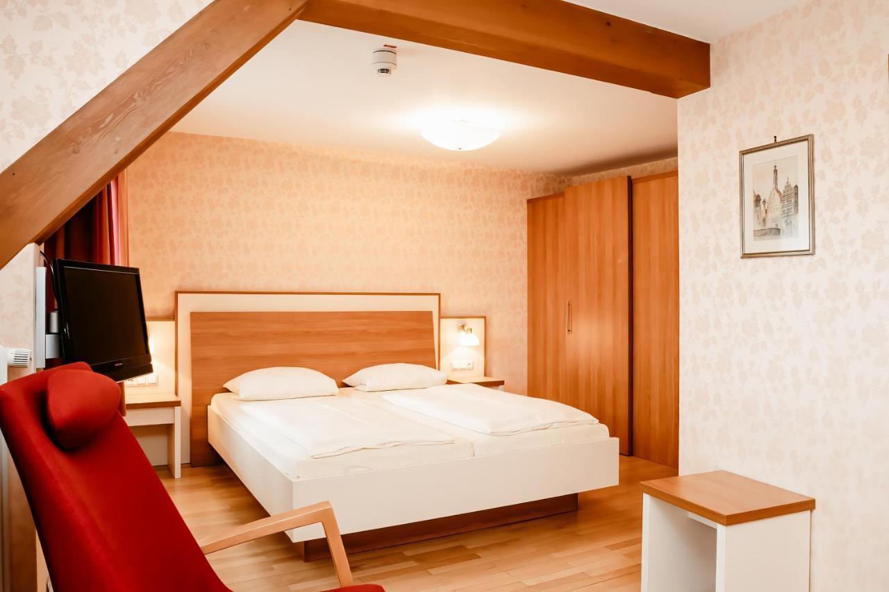 Hotel-Gasthof Goldener Greifen Ротенбург об дер Таубер Екстериор снимка