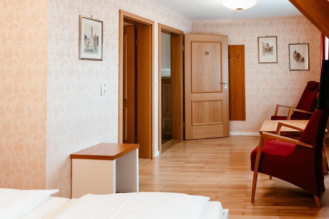 Hotel-Gasthof Goldener Greifen Ротенбург об дер Таубер Екстериор снимка